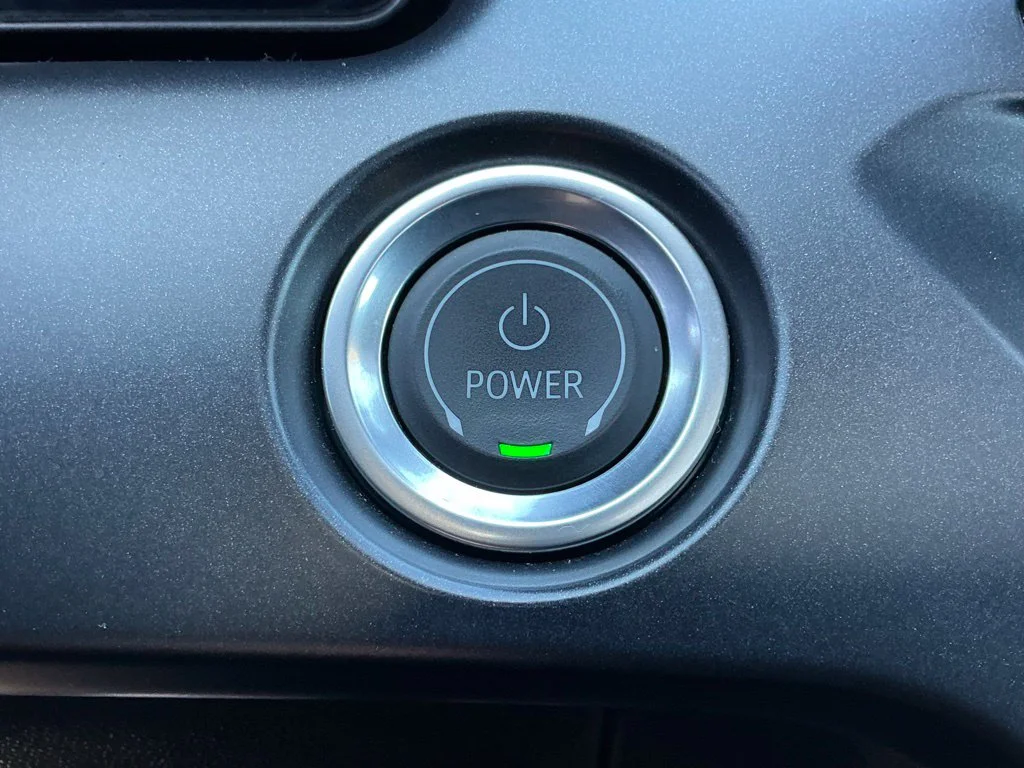 Used 2024  Acura Base image 40