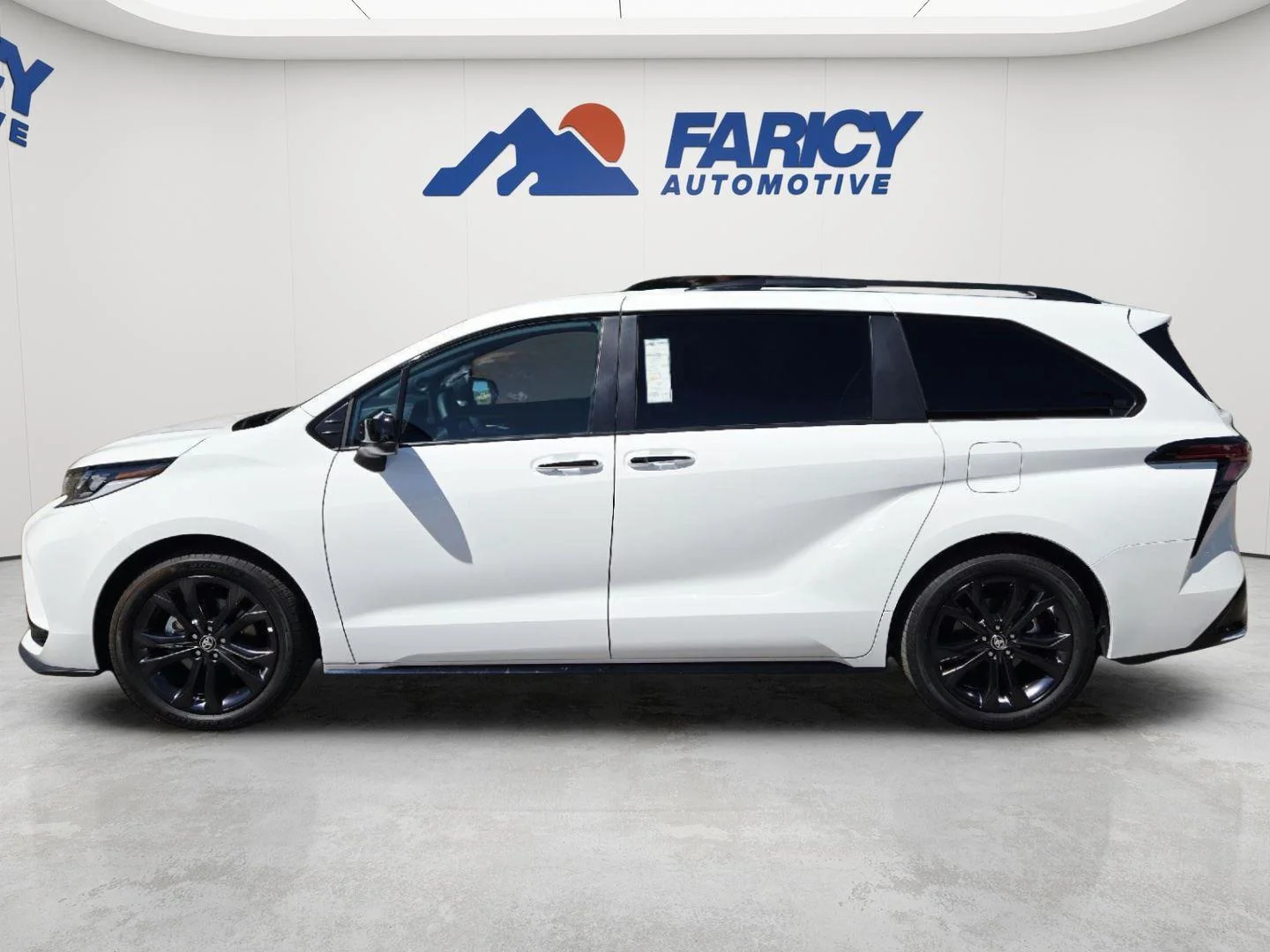 Used 2026 Ice Cap Toyota XSE image 3