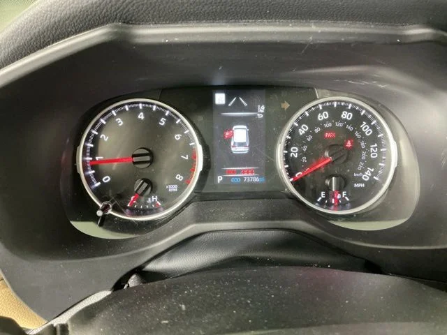 Used 2022 White Toyota LE image 18