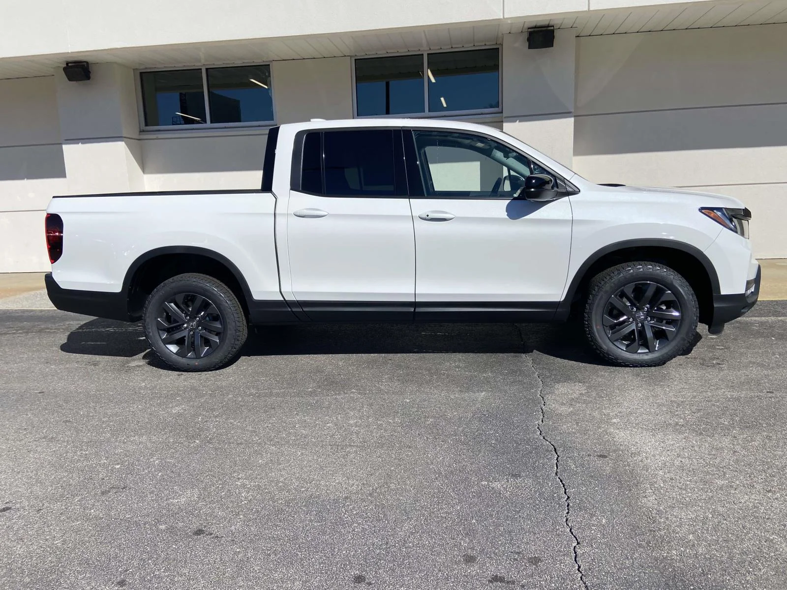 New 2026 Platinum White Pearl Honda SPORT AWD image 2