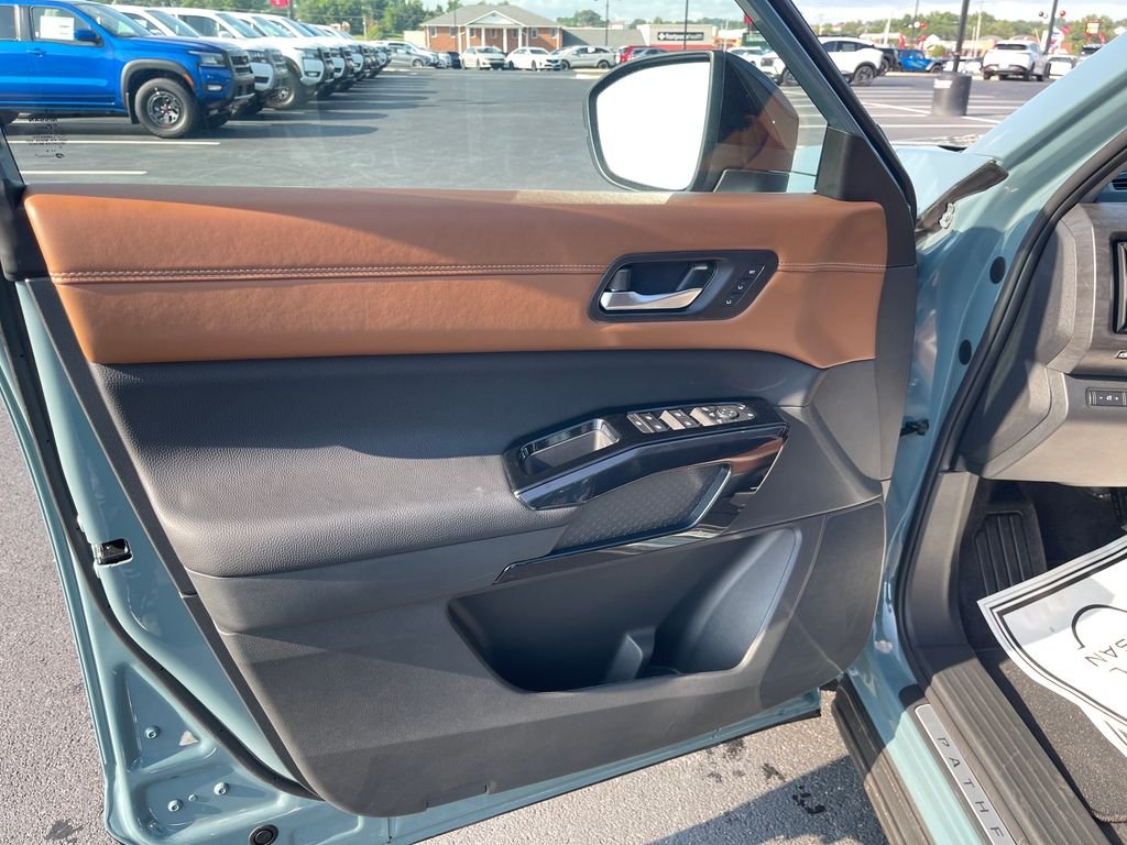 New 2026 Green Nissan Platinum image 12