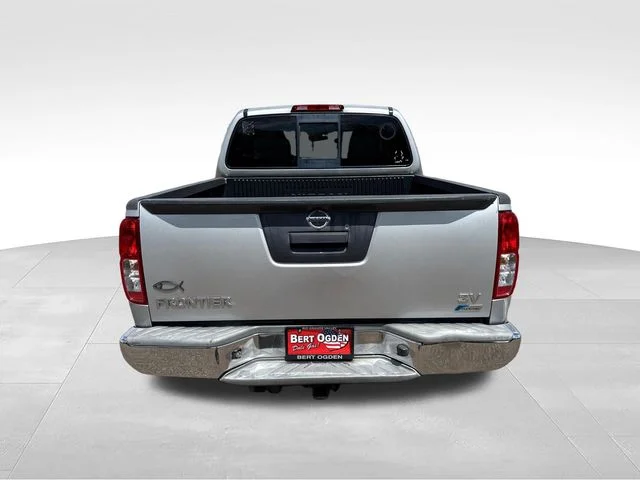 Used 2017 Silver Nissan SV image 6