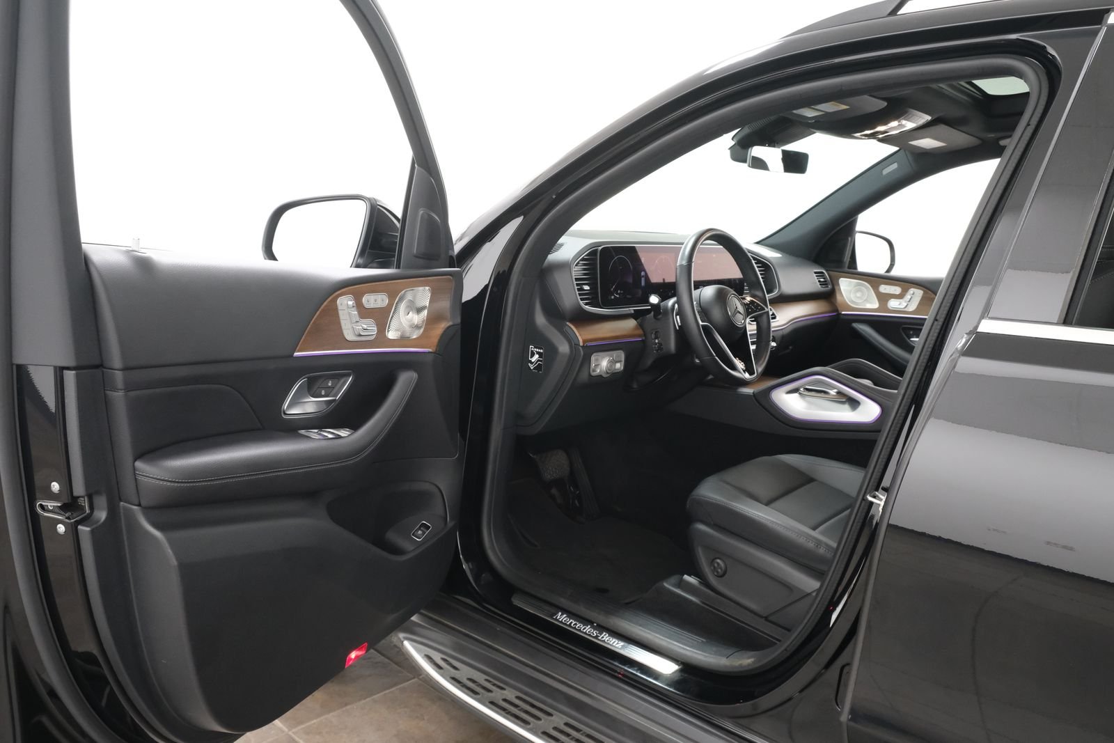 Used 2024 Obsidian Black Metallic Mercedes-Benz GLE 450 image 25