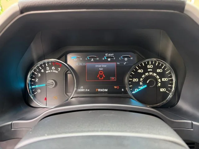 Used 2020  Ford Lariat image 14