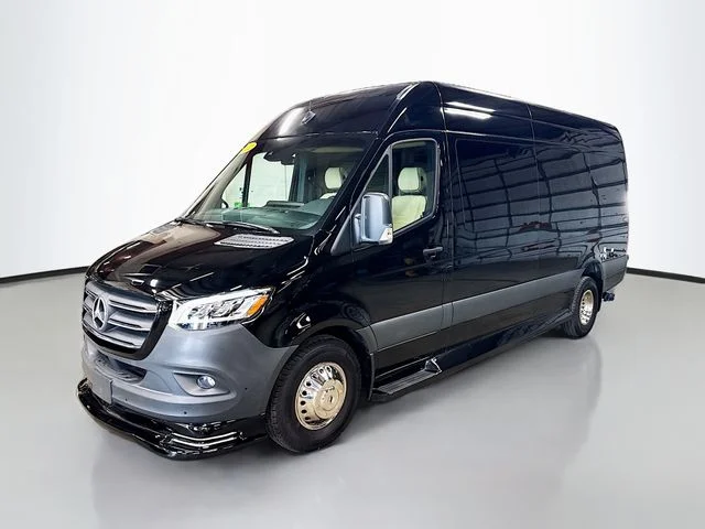 Used 2022 Black Mercedes-Benz Cargo 170 WB image 3