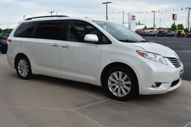 Used 2012 White Toyota Limited image 4