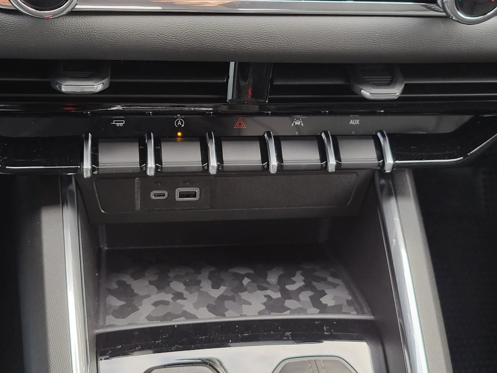 2026 GMC Canyon Elevation - Photo 10