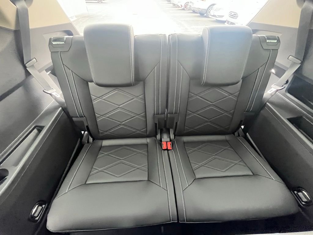 New 2026 Green Volkswagen 2.0T SE w/Technology image 26