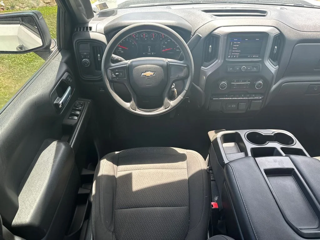 Used 2021 White Chevrolet Custom image 22