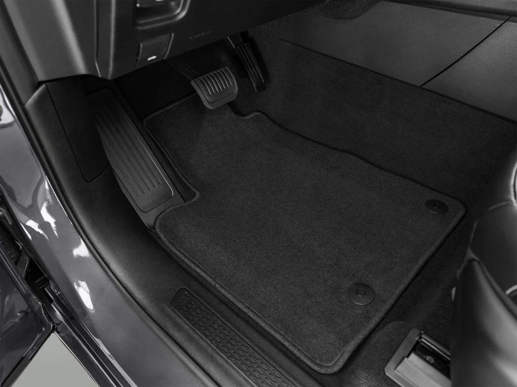 Used 2022 Gray Jeep Limited image 46