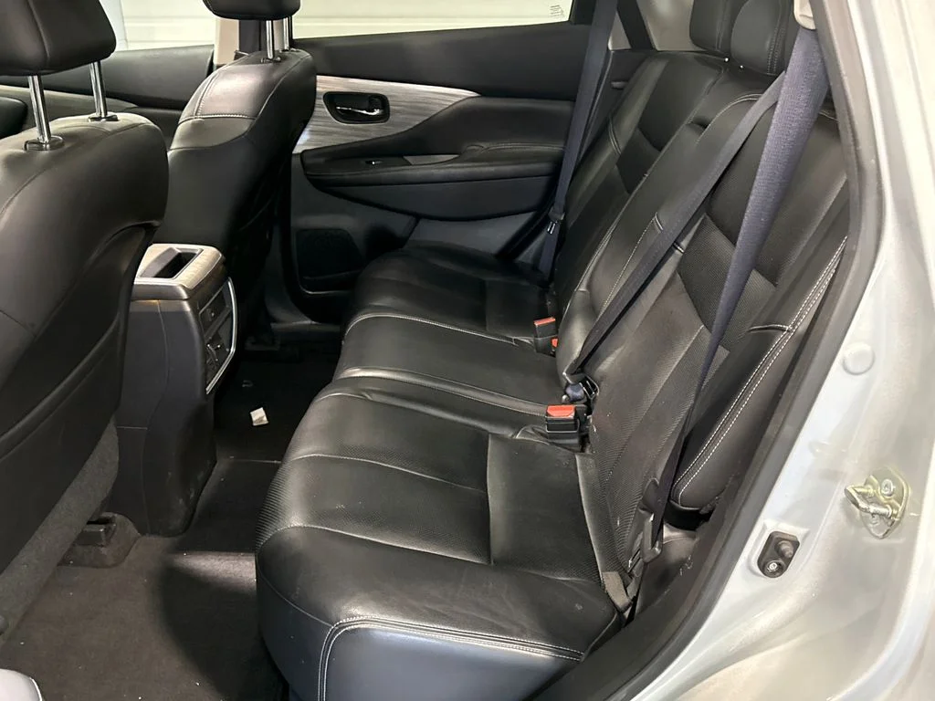 Used 2015 Silver Nissan SL image 9