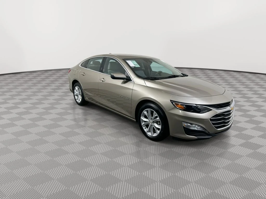 Used 2025 Gray Chevrolet LT image 2