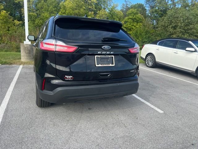 Used 2024 Black Metallic Ford SE image 11
