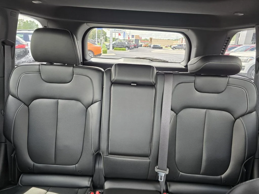 Used 2025 Baltic Gray Metallic Clearcoat Jeep Limited image 19
