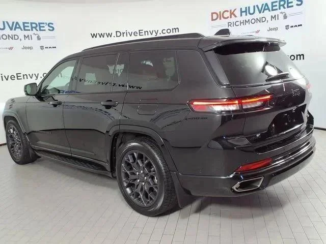Used 2024 Black Jeep Summit image 6