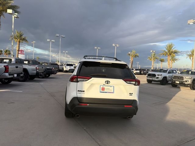 2025 Toyota RAV4 XLE - Photo 6