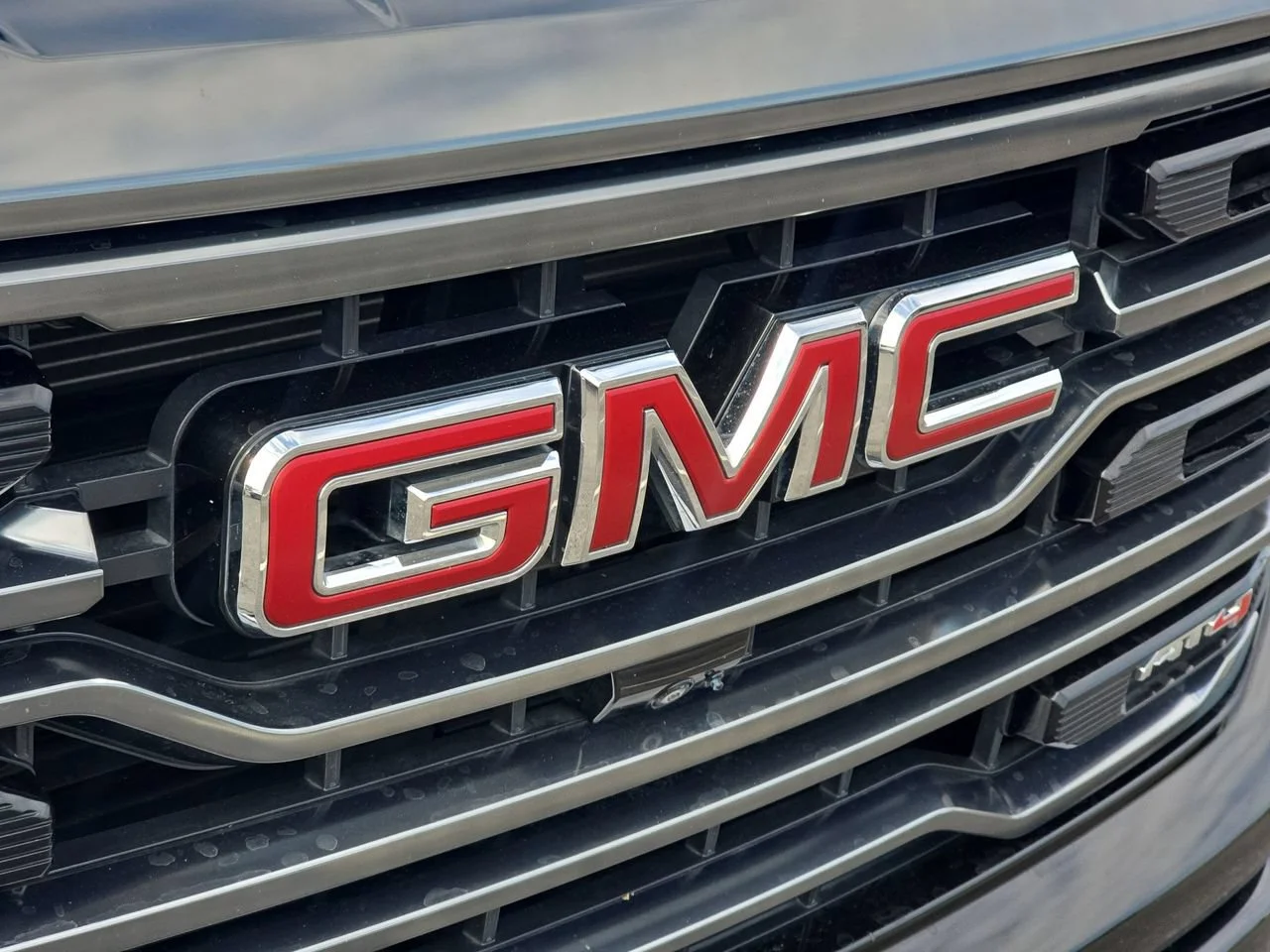 Used 2024 Onyx Black GMC AT4 image 31