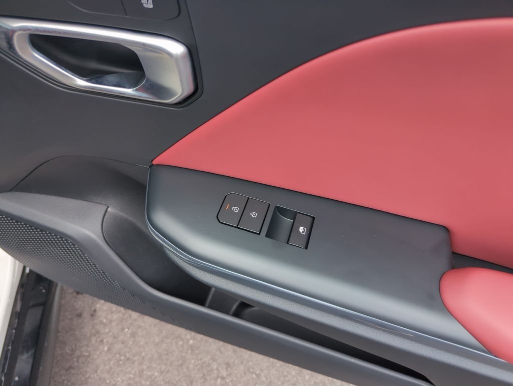 New 2026 Snow White Pearl Kia GT-Line image 33