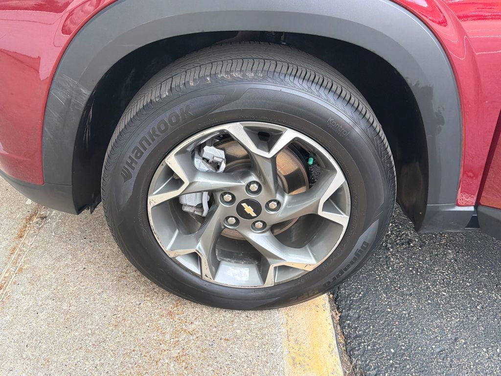 2025 Chevrolet Trax LT - Photo 28