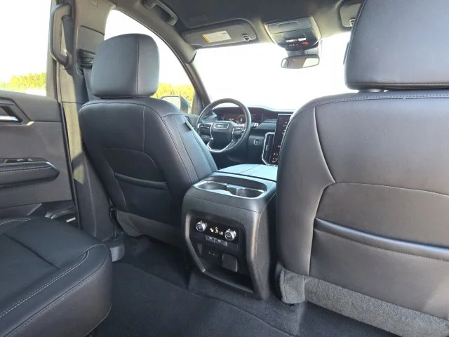 Used 2024 White GMC Elevation image 18