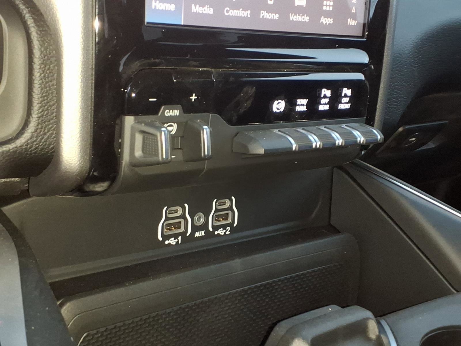 2026 RAM 2500 Big Horn - Photo 9