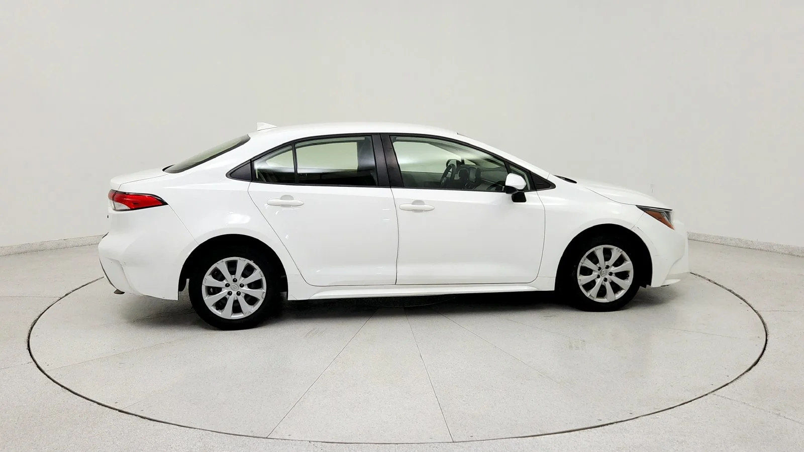 Used 2022 White Toyota LE image 8