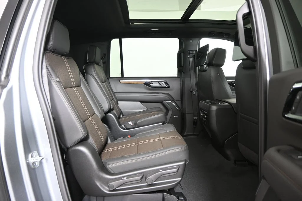 2026 Chevrolet Suburban High Country - Photo 16