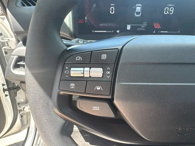 Certified Used 2025 Snow White Pearl Kia LXS image 36