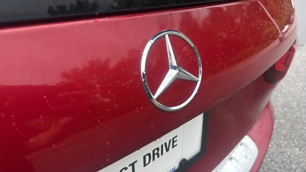 Used 2021 Red Mercedes-Benz GLB 250 image 28