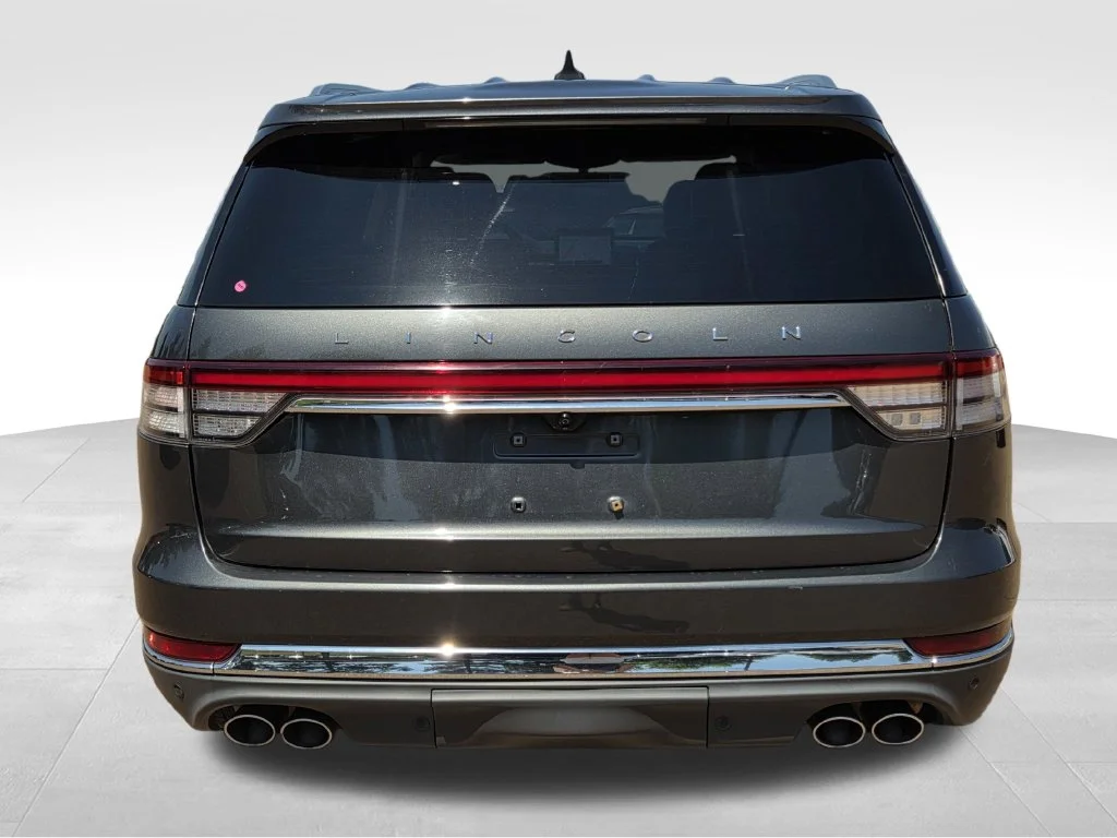 Used 2020 Gray Lincoln Reserve image 7