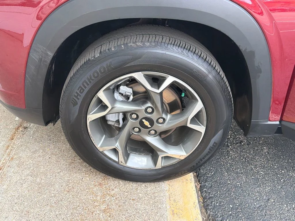 2025 Chevrolet Trax LT - Photo 28