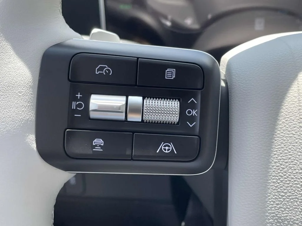 New 2026 Silver Hyundai SE image 21