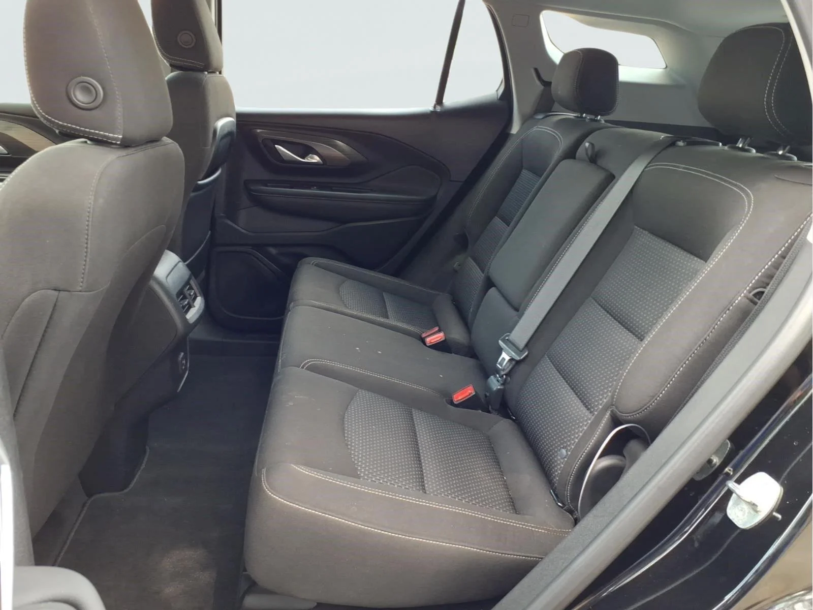 Used 2023 EBONY TWILIGHT METALLIC GMC SLE image 12