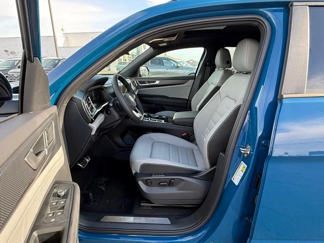 New 2026  Volkswagen 2.0T SEL R-Line Black image 8