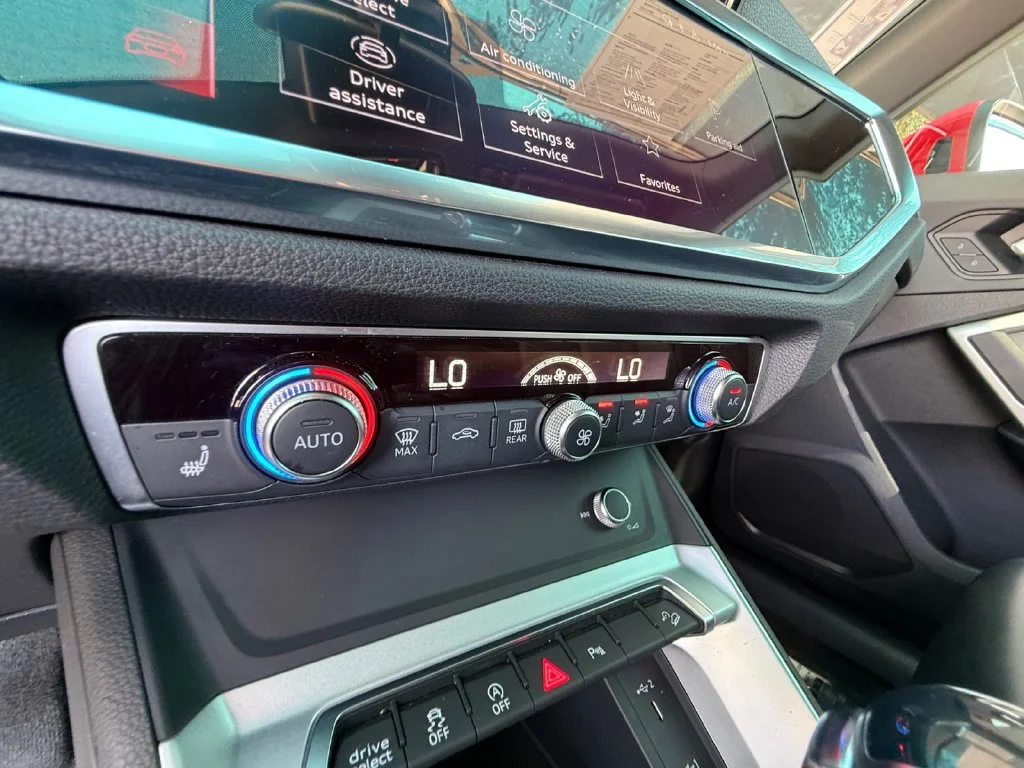 Used 2025  Audi Premium image 23
