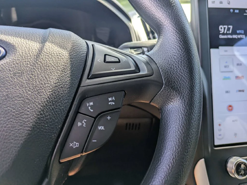 Used 2024 Silver Ford SE image 24