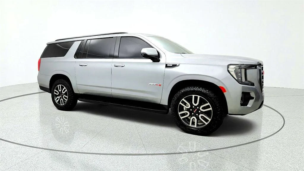 Used 2024 Sterling Metallic GMC 4WD 4dr AT4 image 3