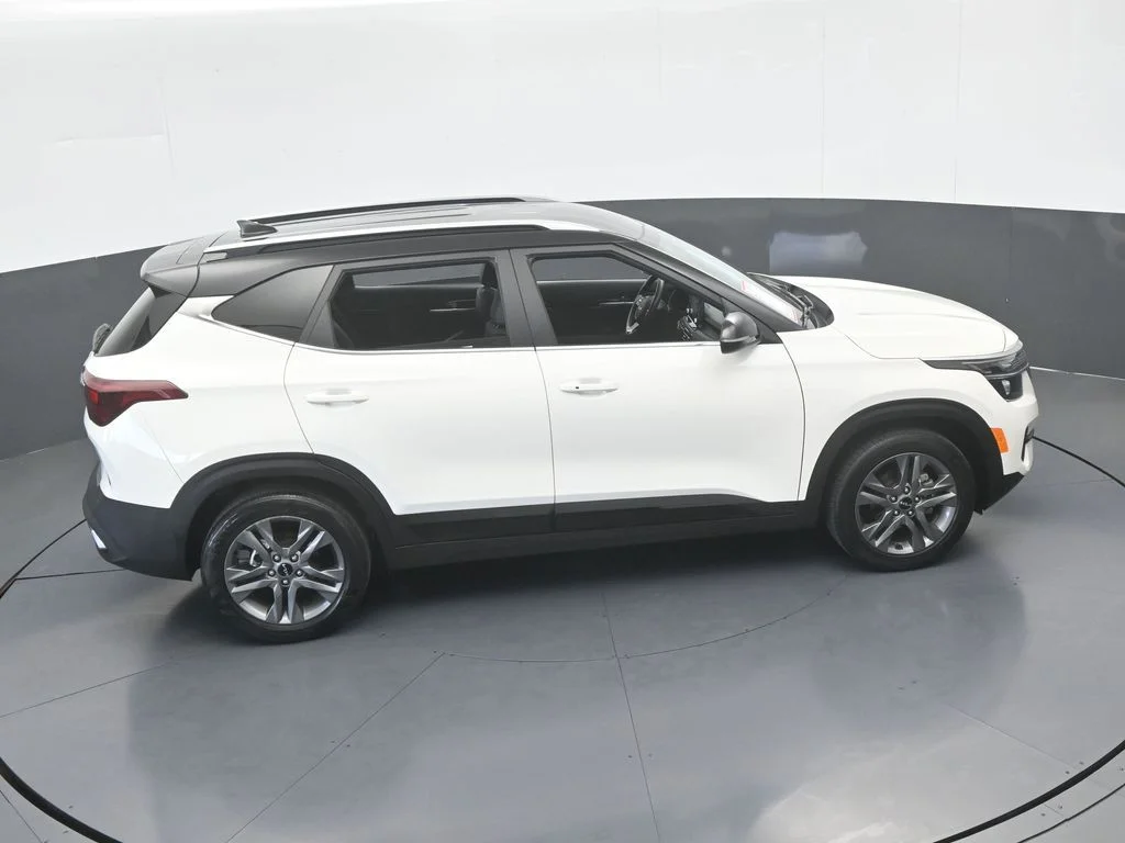Used 2023 Clear White/Black Roof Kia S image 46