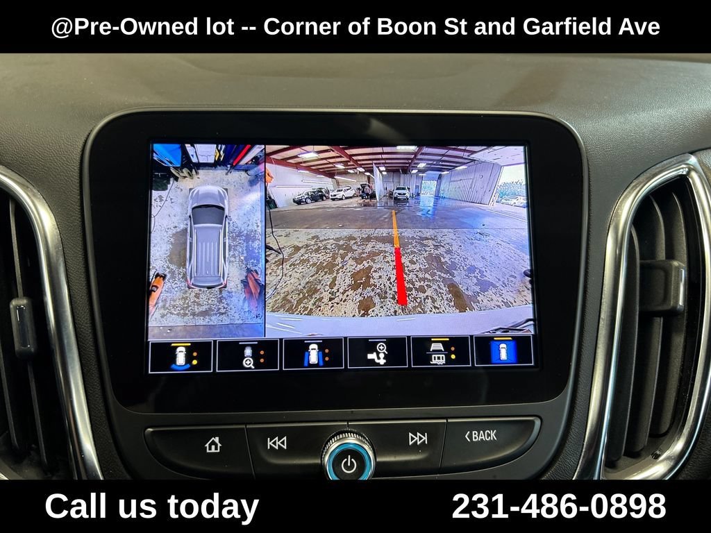 Used 2024 Summit White Chevrolet LT image 27