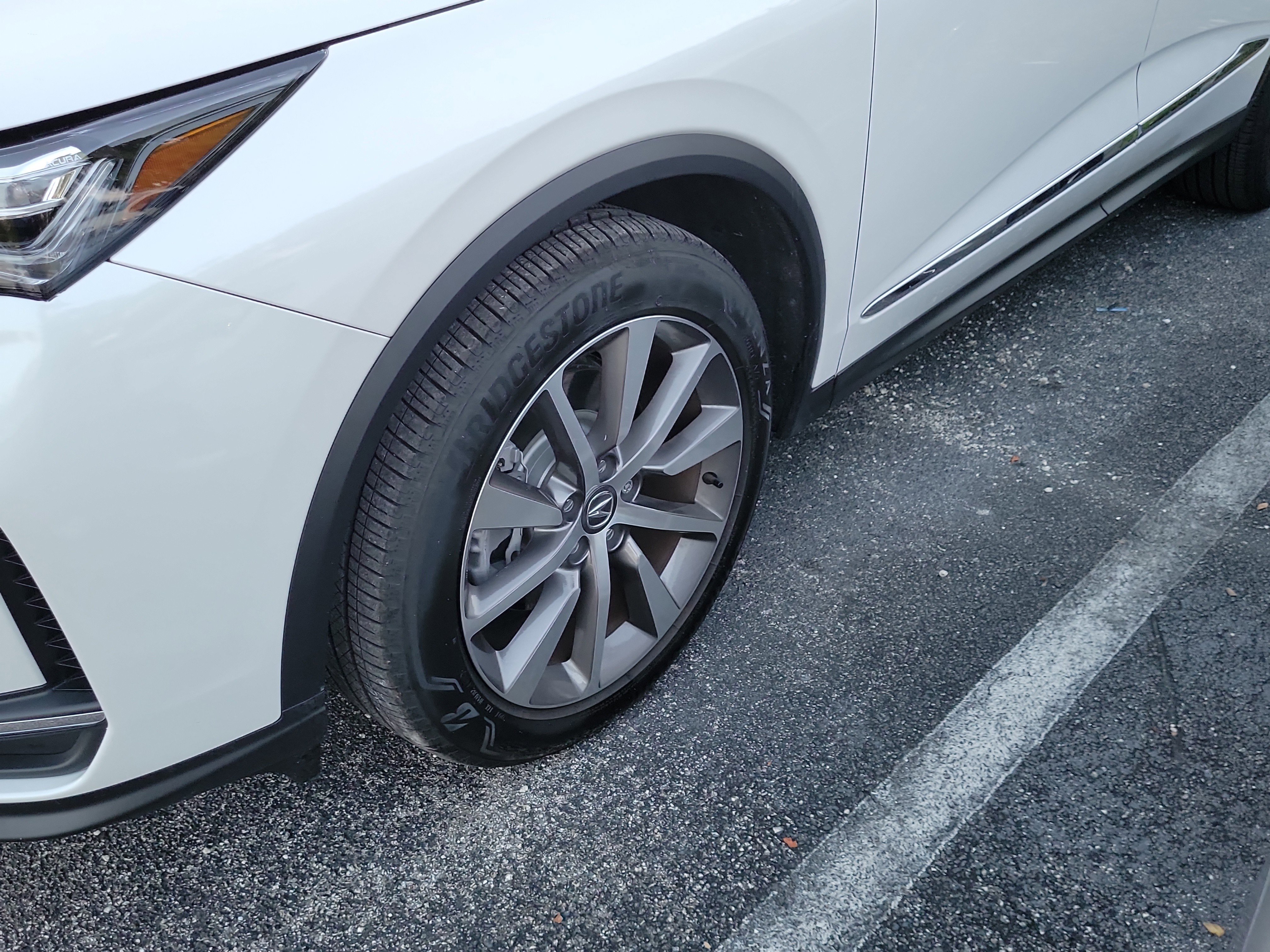 Used 2025 Platinum White Pearl Acura TECH image 4
