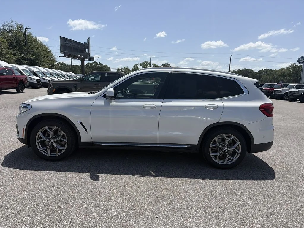 Used 2020 White BMW sDrive30i image 4