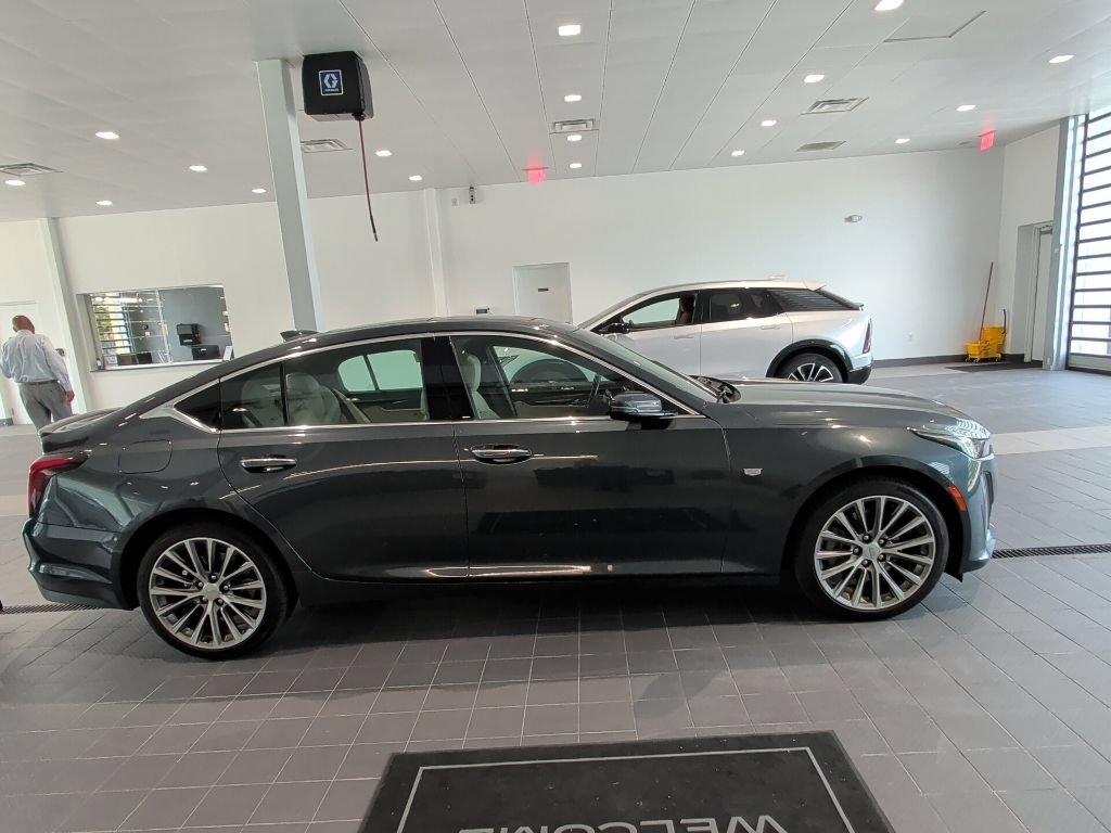 Used 2020 SHADOW METALLIC Cadillac Premium Luxury image 3