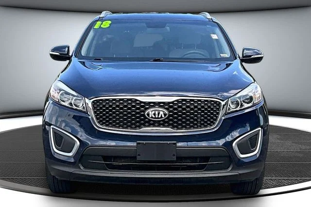 Used 2018 Kia Sorento LX with VIN 5XYPG4A37JG382338 for sale in Kansas City