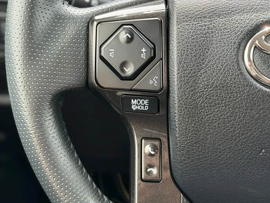 Used 2020 Gray Toyota Venture image 13