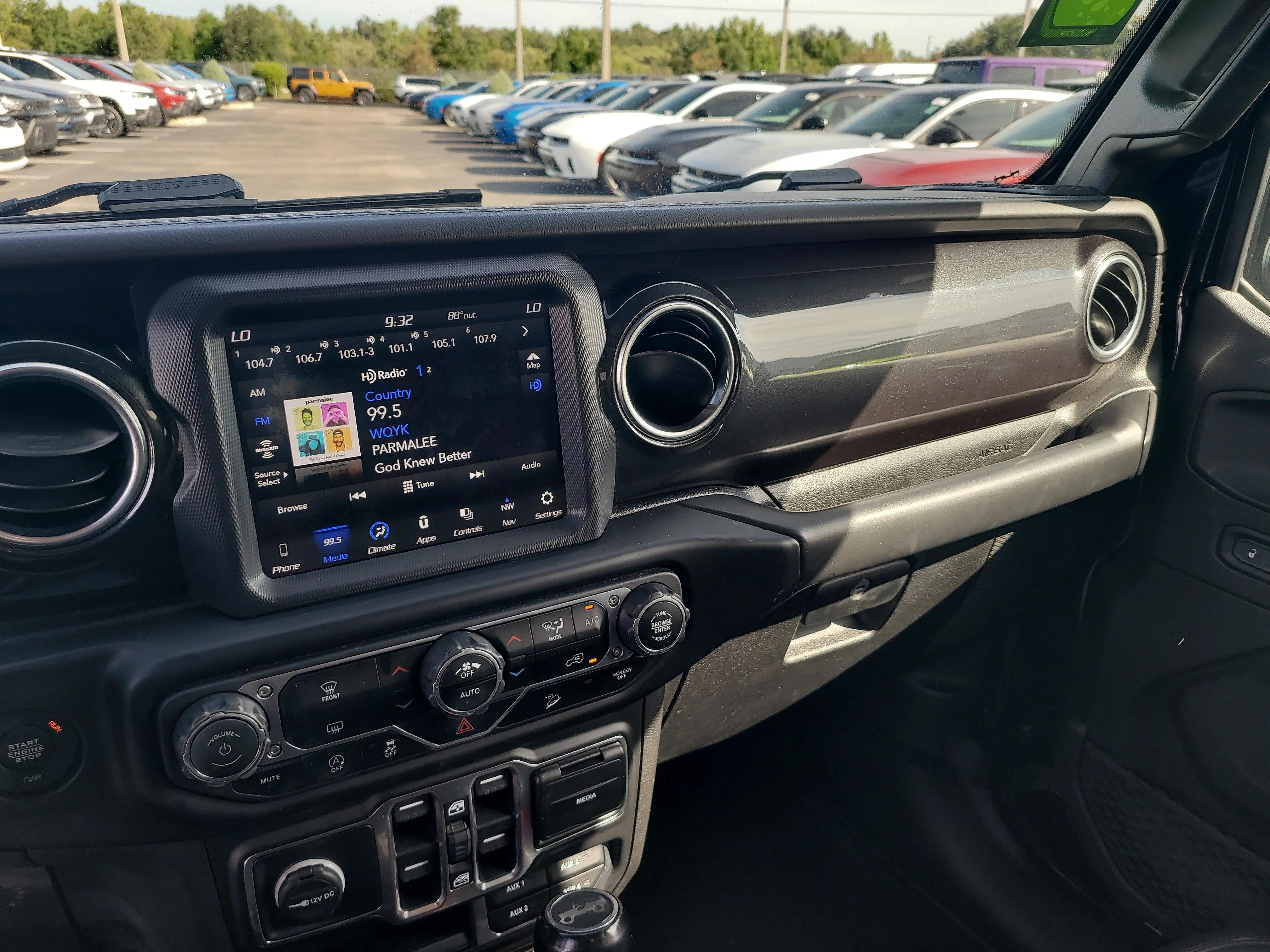 Used 2020 Black Clearcoat Jeep Sahara Altitude image 19