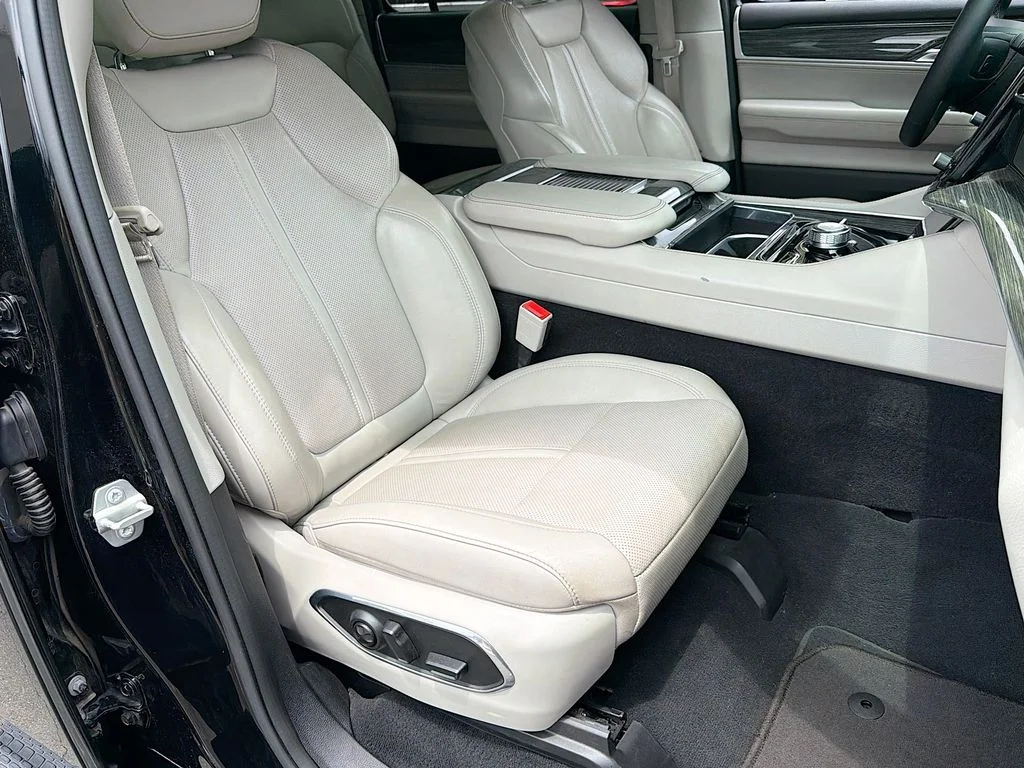 Used 2022 Diamond Black Jeep Series III image 29