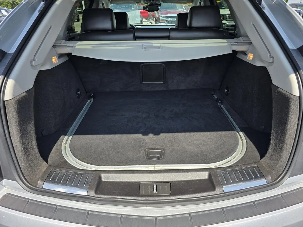 Used 2014 RADIANT SILVER METALLIC Cadillac Luxury Collection image 19