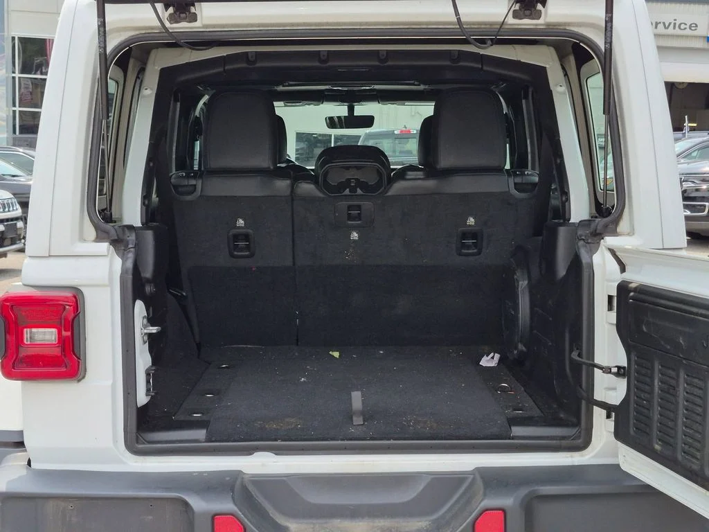 Used 2021 White Jeep Unlimited Rubicon image 8