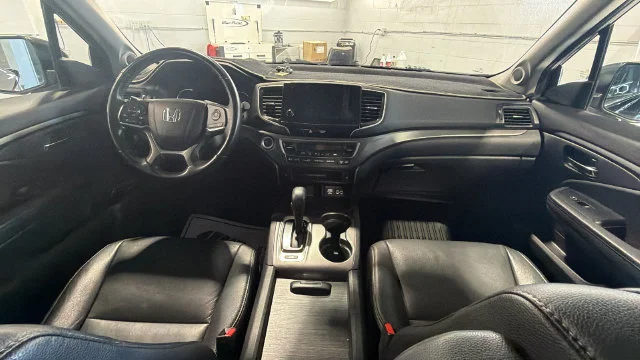 Used 2020 Black Honda EX-L image 15