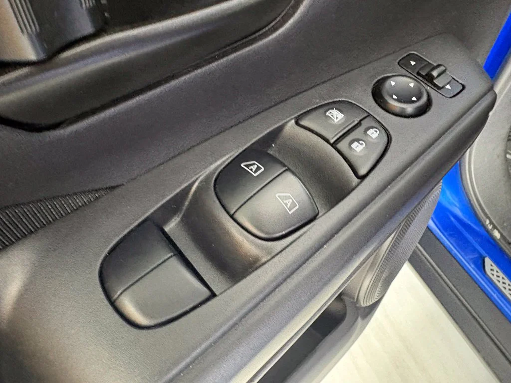 Used 2024 Blue Nissan S image 20